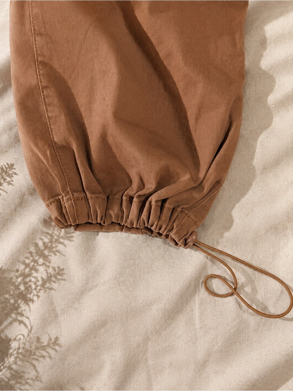 Women’s  Elastic-Waist Brown Cargo Pants - Picture 5 of 5